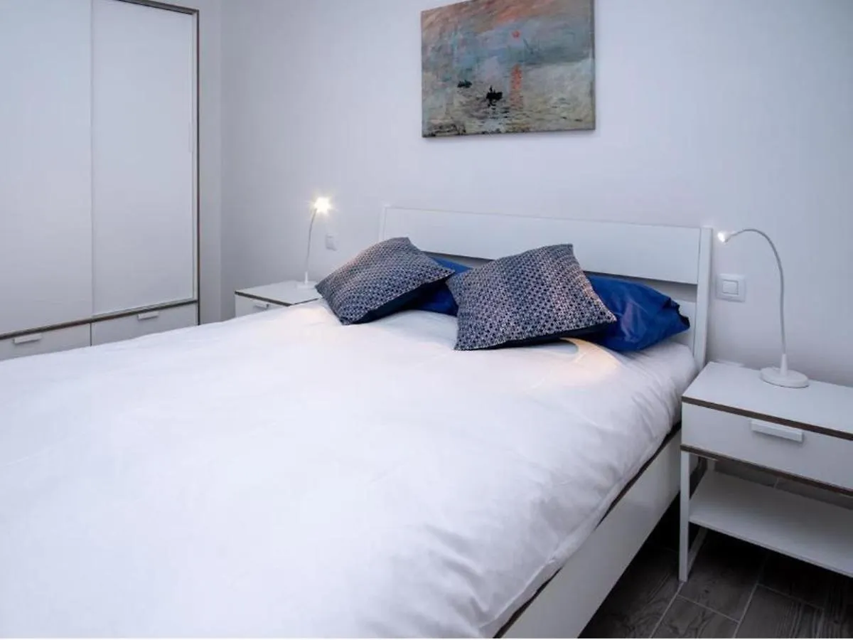 Live Santa Cruz Venezuela Apartment Spain